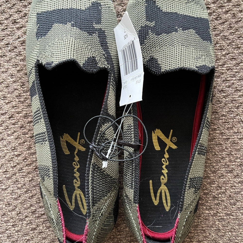 NWT! Women’s Seven7 Flats